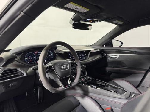 2022 Audi RS e-tron GT quattro