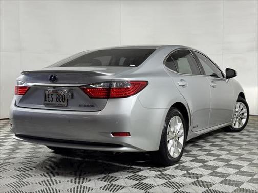 2014 Lexus ES 300h Base