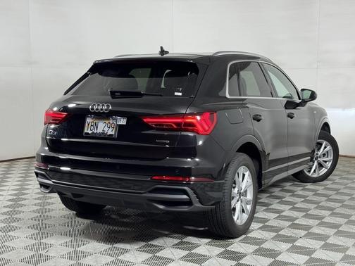 2025 Audi Q3 Premium 45 TFSI S line quattro Tiptronic
