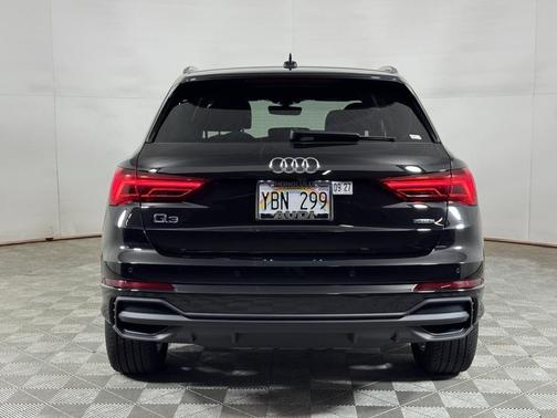 2025 Audi Q3 Premium 45 TFSI S line quattro Tiptronic