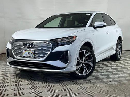 Glacier White Metallic 2023 Audi Q4 e-tron Prestige 50 quattro