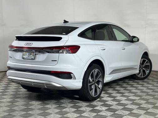 Glacier White Metallic 2023 Audi Q4 e-tron Prestige 50 quattro