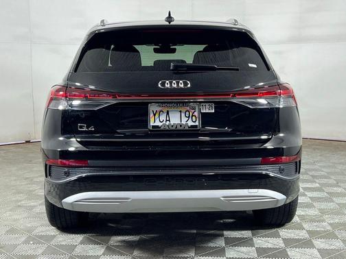 Mythos Black Metallic 2023 Audi Q4 e-tron Premium Plus 40 RWD