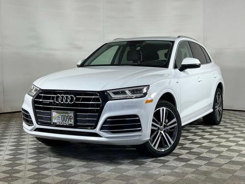 Glacier White 2020 Audi Q5 Premium Plus 55 TFSI e quattro S tronic