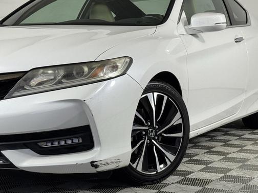 2017 Honda Accord EX-L w/Navigation & Honda Sensing
