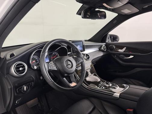 2018 Mercedes-Benz GLC 300 Base
