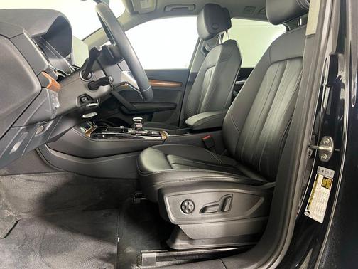 Mythos Black Metallic 2023 Audi Q5 45 S line Premium Plus