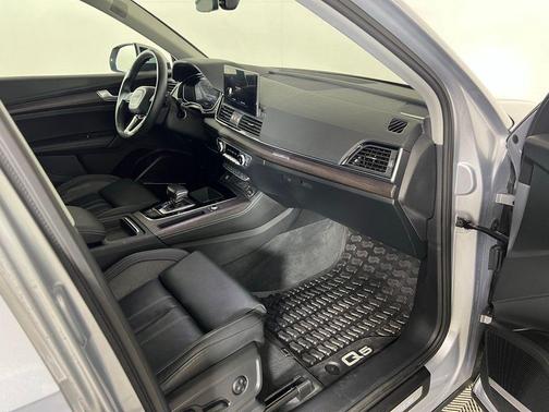2022 Audi Q5 45 S line Prestige