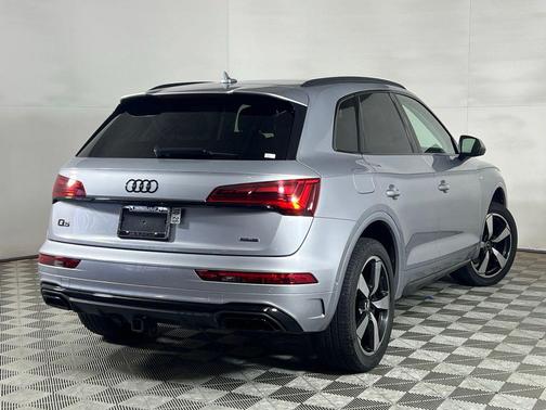 2022 Audi Q5 45 S line Prestige