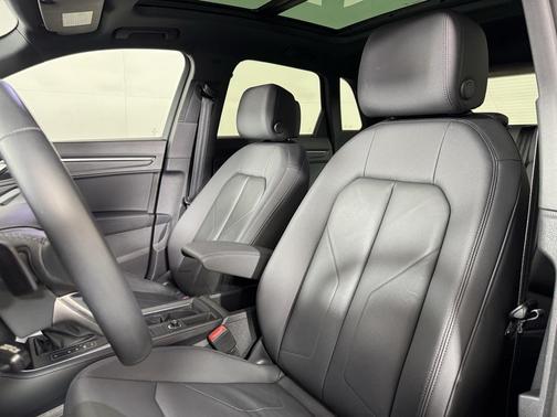 2023 Audi Q3 Premium 45 TFSI S line quattro Tiptronic