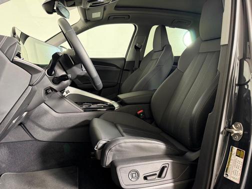 Tambora Gray Metallic 2025 Audi Q5 2.0T Premium Plus
