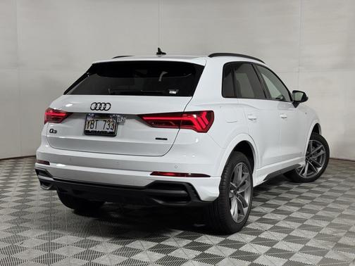 2025 Audi Q3 Premium 45 TFSI S line quattro Tiptronic