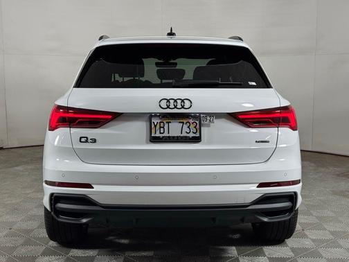 2025 Audi Q3 Premium 45 TFSI S line quattro Tiptronic