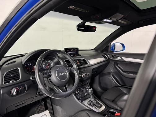 Hainan Blue Metallic 2016 Audi Q3 2.0T Premium Plus