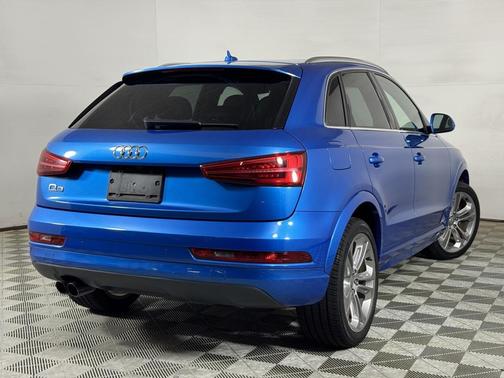 Hainan Blue Metallic 2016 Audi Q3 2.0T Premium Plus