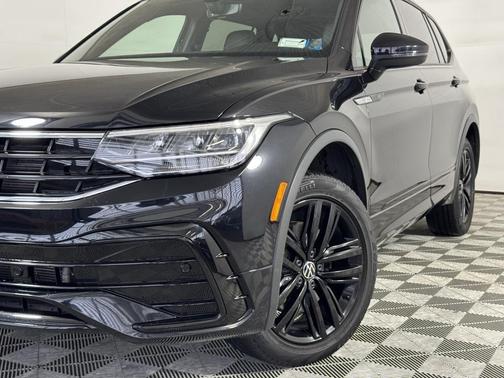 2022 Volkswagen Tiguan 2.0T SE R-Line Black 4MOTION