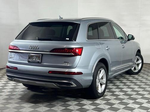 2024 Audi Q7 45 Premium Plus