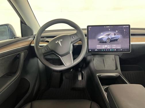2024 Tesla Model Y Long Range Dual Motor All-Wheel Drive