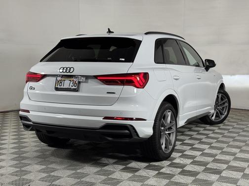 2025 Audi Q3 Premium 45 TFSI S line quattro Tiptronic