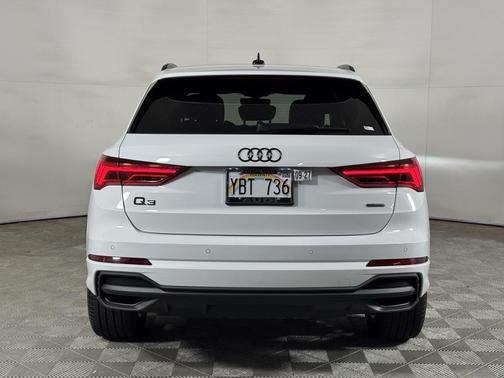 2025 Audi Q3 Premium 45 TFSI S line quattro Tiptronic