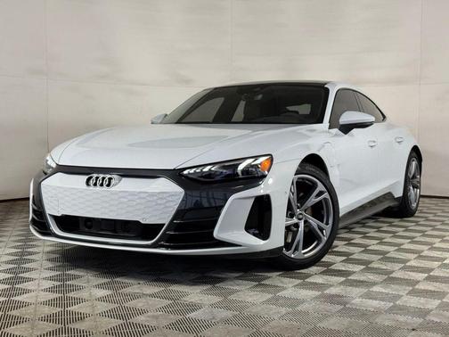 Suzuka Gray Metallic 2024 Audi e-tron GT Prestige quattro