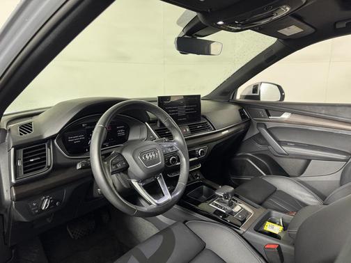 2023 Audi Q5 45 S line Premium Plus