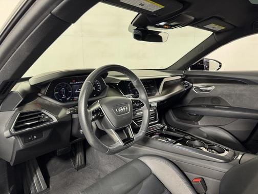 2022 Audi e-tron GT Prestige