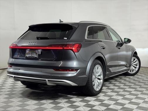 2022 Audi e-tron S Premium Plus