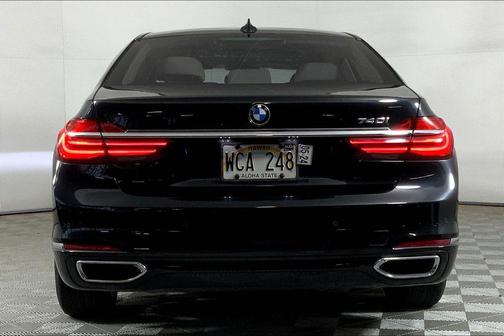 2018 BMW 740 740i