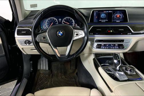2018 BMW 740 740i
