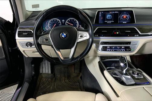 2018 BMW 740 740i