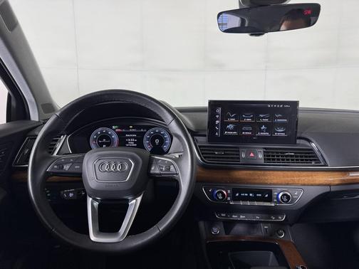 2023 Audi Q5 45 S line Premium Plus