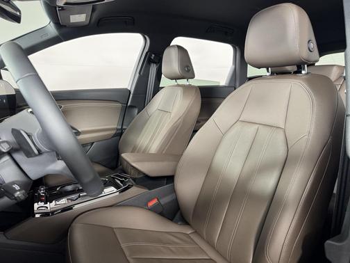 2025 Audi Q6 e-tron Premium quattro