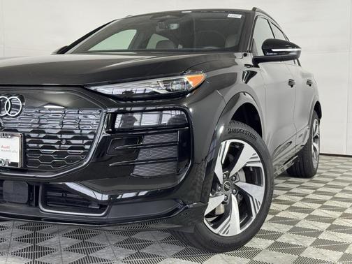 2025 Audi Q6 e-tron Premium quattro
