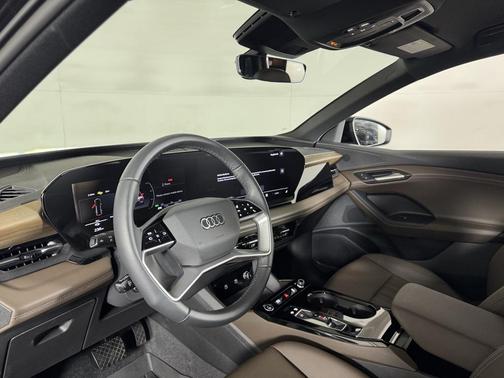 2025 Audi Q6 e-tron Premium quattro