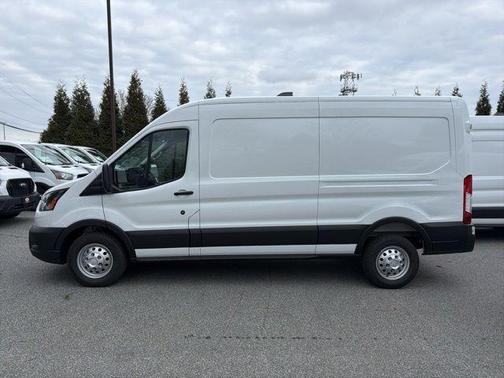 Oxford White 2026 Ford Transit-250 148 WB Medium Roof Cargo