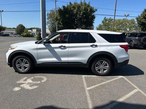 2022 Ford Explorer Base