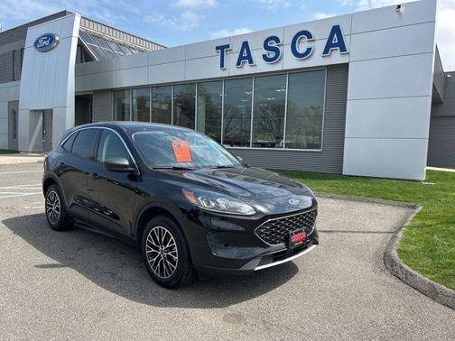 Black Metallic 2022 Ford Escape PHEV SE