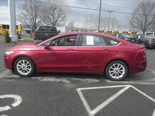 Photo 4 of 22 of 2019 Ford Fusion SE