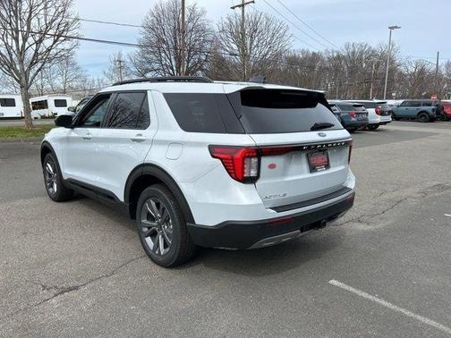 White Metallic 2026 Ford Explorer Active