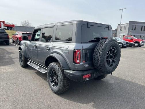 Gray Metallic 2026 Ford Bronco Badlands