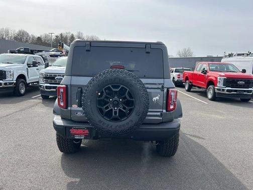 Gray Metallic 2026 Ford Bronco Badlands