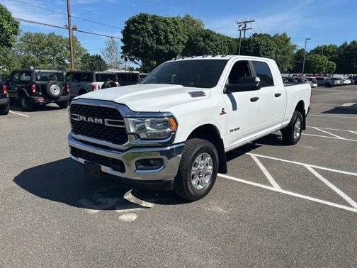 Bright White Clearcoat 2022 RAM 2500 Big Horn