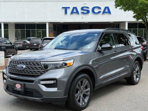 Carbonized Gray Metallic 2023 Ford Explorer XLT