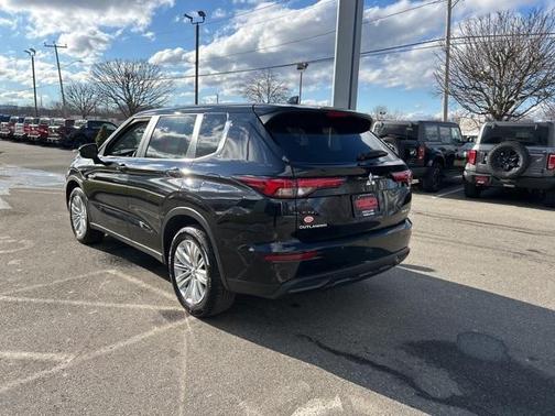 2025 Mitsubishi Outlander PHEV ES