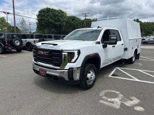 Summit White 2024 GMC Sierra 3500 Pro