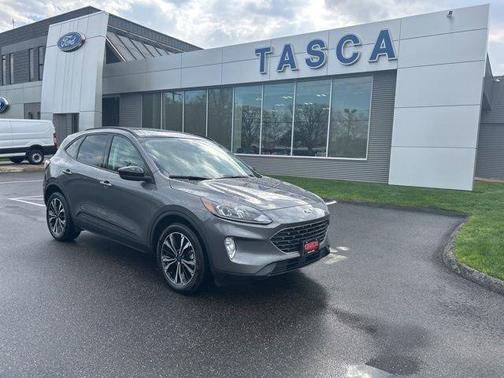 Gray Metallic 2022 Ford Escape SEL