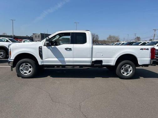 Oxford White 2026 Ford F-350 XLT