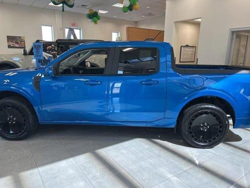 Blue 2026 Ford Maverick Lobo Standard