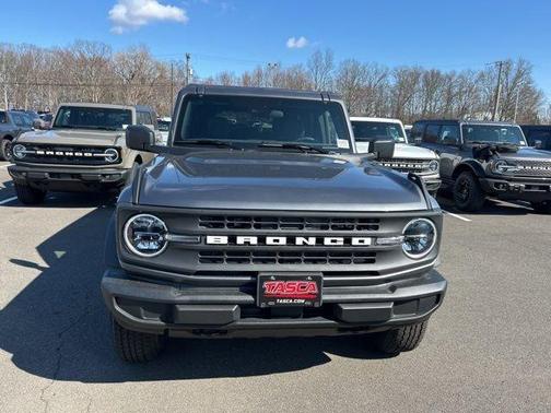 Carbonized Gray Metallic 2026 Ford Bronco Big Bend